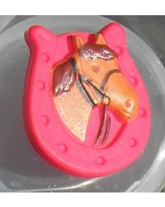 bouton plastique 20 mm fer à cheval et tête de cheval coloris rouge