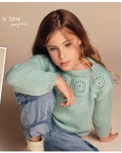 Modèle 04 du catalogue 52 - pull fille 5, 7 ou 9 ans en kit à tricoter avec ronds au crochet
