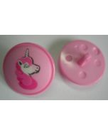 Bouton licorne 18 mm polyester fond rose 46